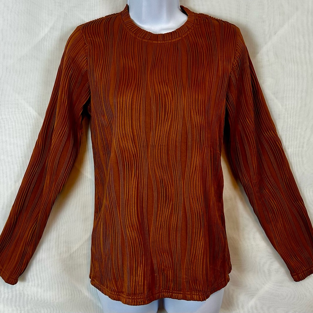 New Zesica Women’s Long Sleeved Lightweight Crinkle Top / Small